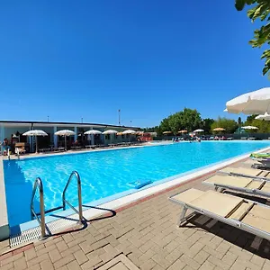 Long Village Sul Mare Privata Inclusa 2* Лидо-Адриано